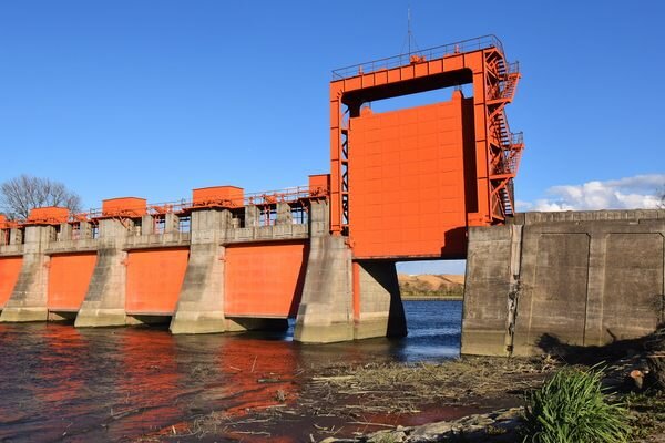 سلاطین مقابله با سیل در جهان