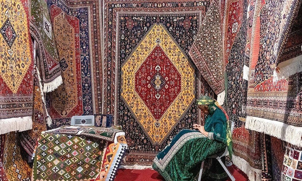 همه تعریف میکنند اما کسی نمیخرد همه تعریف میکنند اما کسی نمیخرد