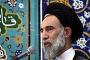 امام جمعه اصفهان: روزی ما تصمیم می‌گیریم به آمریکا اسلحه بدهیم یا نه