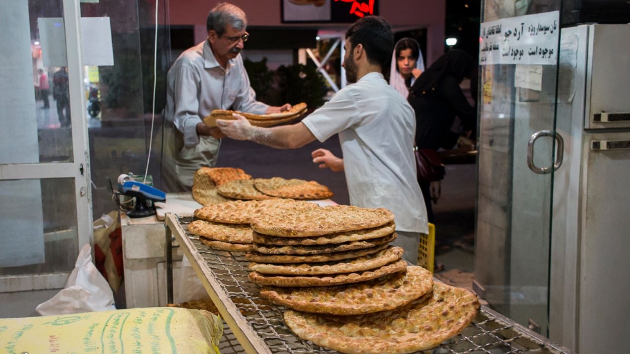 چرا قیمت نان در ۱۰ استان گران شد؟