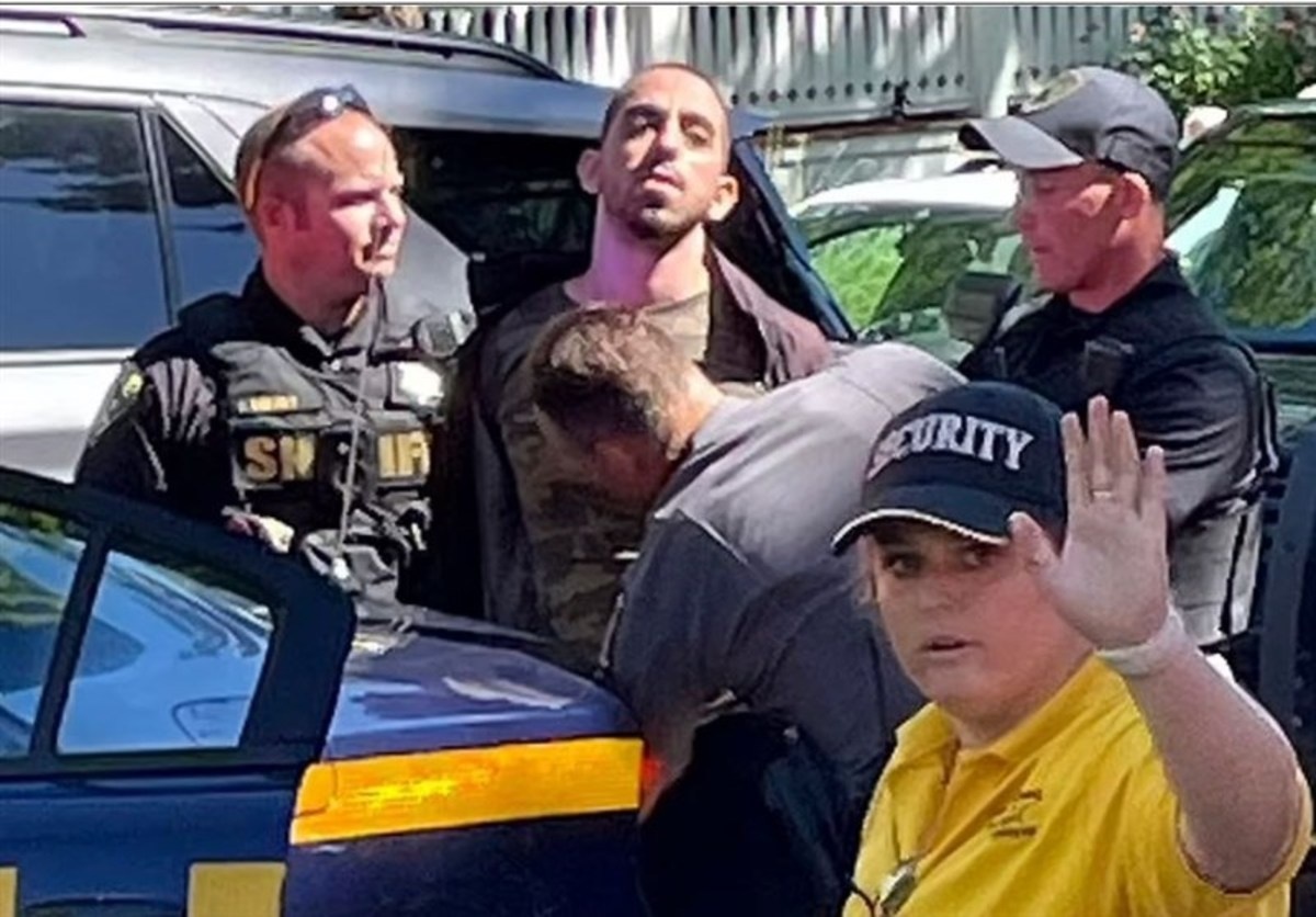 ضارب سلمان رشدی: ارتباطی با ایران ندارم ضارب سلمان رشدی: ارتباطی با ایران ندارم