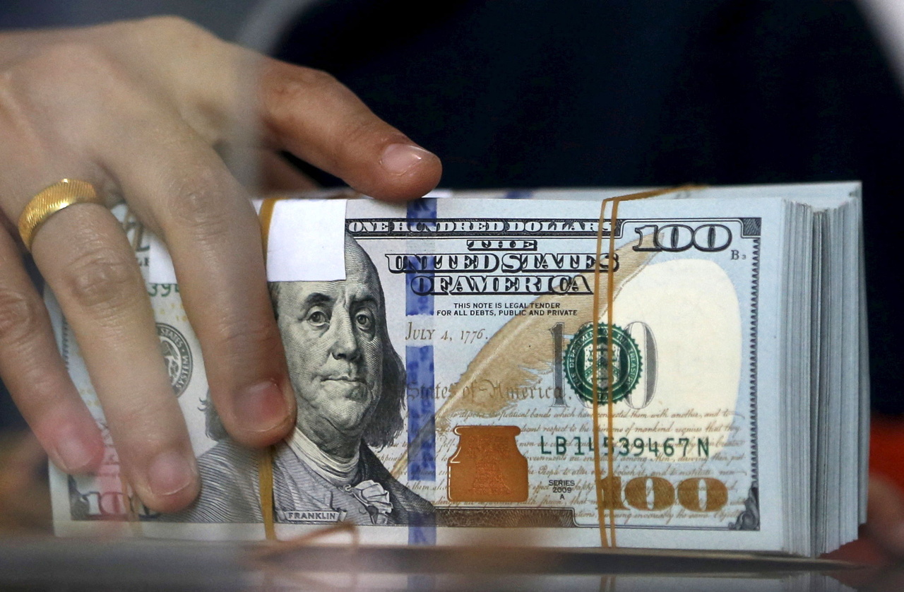 قیمت دلار آمده سقوط / ورود دلارهای بلوکه شده ایران از عراق قطعی شد؟