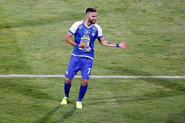 مهاجم دلخور استقلال نزدیکتر از همیشه به پرسپولیس با استوری 6 قلب قرمز + عکس