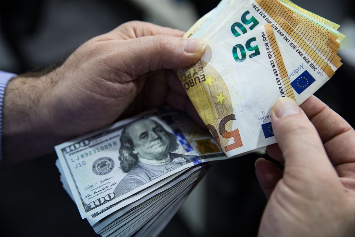 سبقت دلار از یورو در بازار تهران
