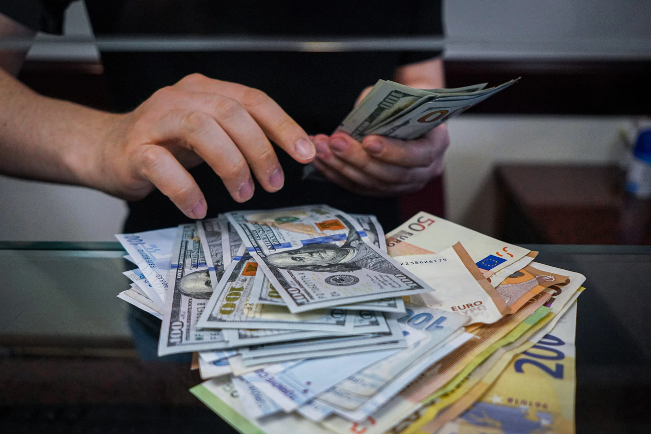 قیمت دلار و قیمت یورو امروز ۱۰ خرداد ۱۴۰۲ قیمت دلار و قیمت یورو امروز ۱۰ خرداد ۱۴۰۲