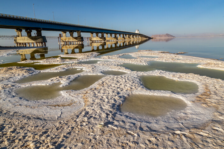 دریاچه ارومیه از وضعیت بحرانی خارج می‌شود؟