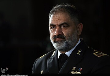 فرمانده نیروی دریایی ارتش: امروز دریا می تواند گره گشای اقتصاد ایران باشد