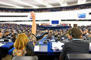 تحریم فوری نهادهای اروپایی کلید خورد