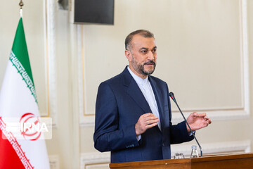 واکنش تند امیرعبداللهیان به کاریکاتور توهینآمیز نشریه فرانسوی