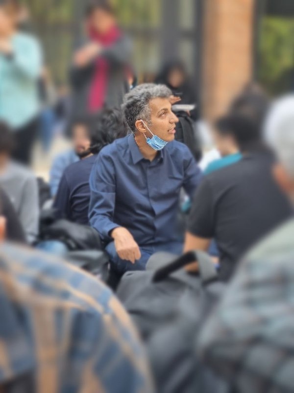 حمایت عادل فردوسیپور از دانشجویان شریف + عکس