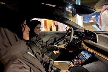 رانندگی زنان بهتر است یا مردان؟ پلیس به این سوال پرحاشیه جواب داد
