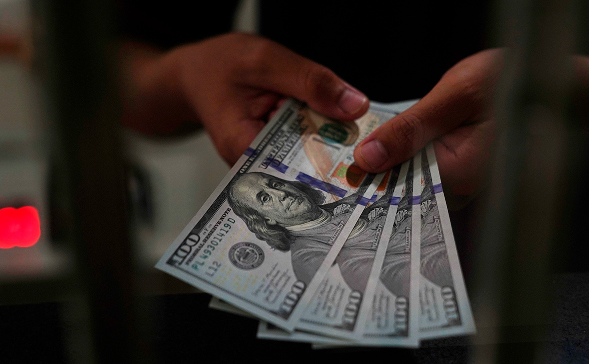 تاثیر ممنوعیت معاملات دلار عراق بر بازار ایران