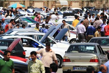 حمله بی‌سابقه به خودروسازها در نماز جمعه/ بی‌غیرت‌ها ثبت نام می‌کنند؟
