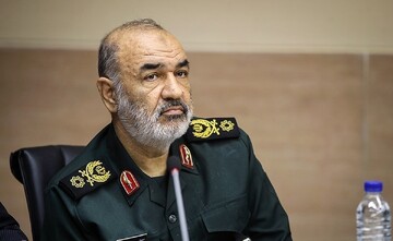 ایران به سربازان این کشور آموزش نظامی میدهد