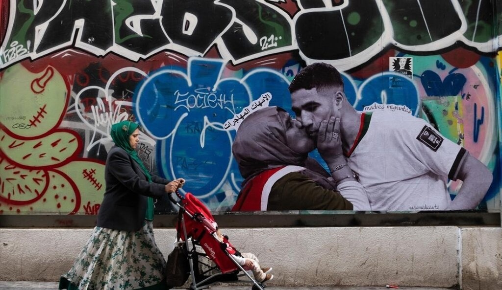 نقاشی  بوسه معروف جام‌جهانی کشیده شد+ عکس