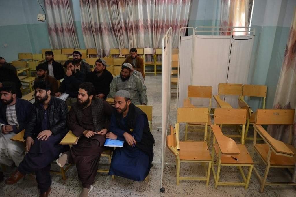 پیام ممنوعیت تحصیل دختران افغان چیست؟