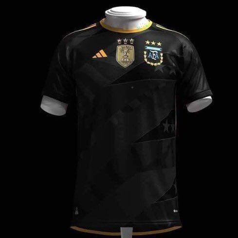 عبای مسی به آدیداس رسید؟+ عکس