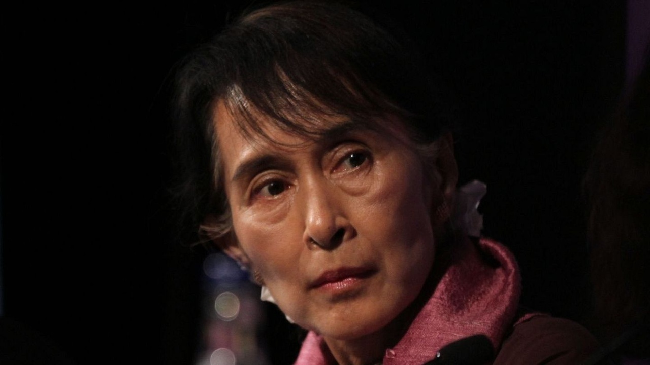 ماجرای حکم جدید آنگ سان سوچی به خاطر یک هلیکوپتر 