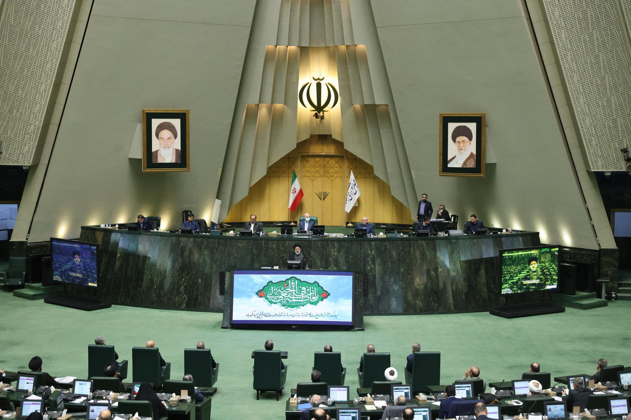 گزارش رییسی به مجلس از بودجه ۱۴۰۲ گزارش رییسی به مجلس از بودجه ۱۴۰۲