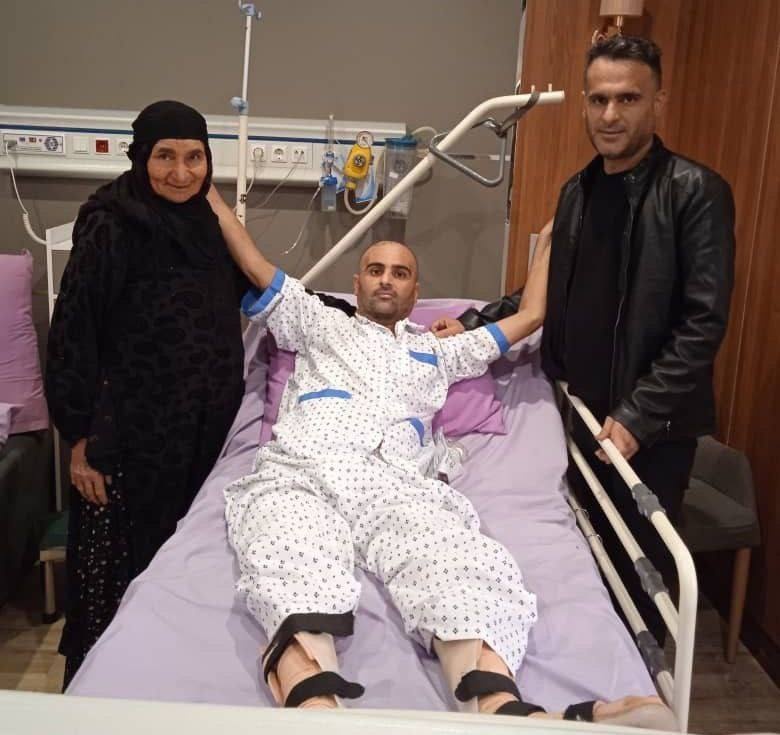 پدر کیان پیرفلک از بیمارستان مرخص شد + عکس