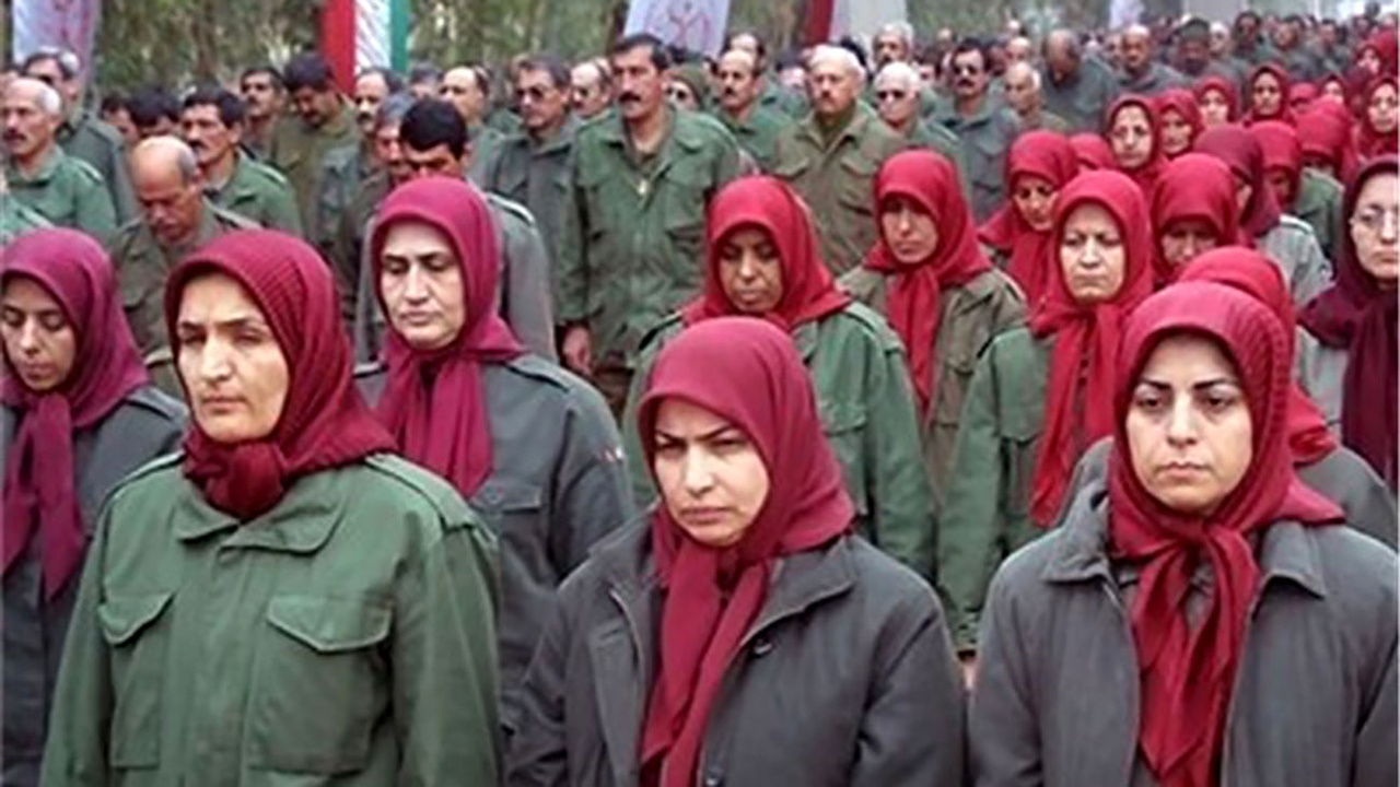 پیش نماز فرقه رجوی در تصویر اخیر کیست؟ + عکس پیش نماز فرقه رجوی در تصویر اخیر کیست؟ + عکس