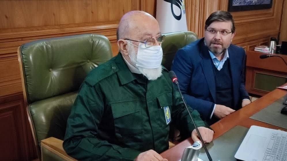 حضور رئیس و نائب رئیس شورای شهر با لباس سپاه پاسداران در صحن شورا