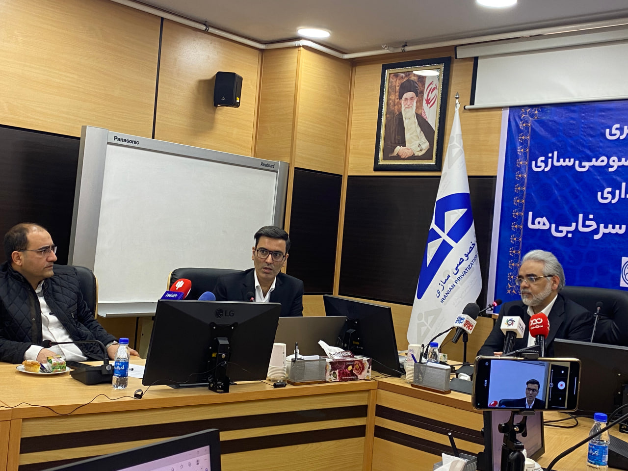 زمان عرضه سهام سرخابیها مشخص شد زمان عرضه سهام سرخابیها مشخص شد