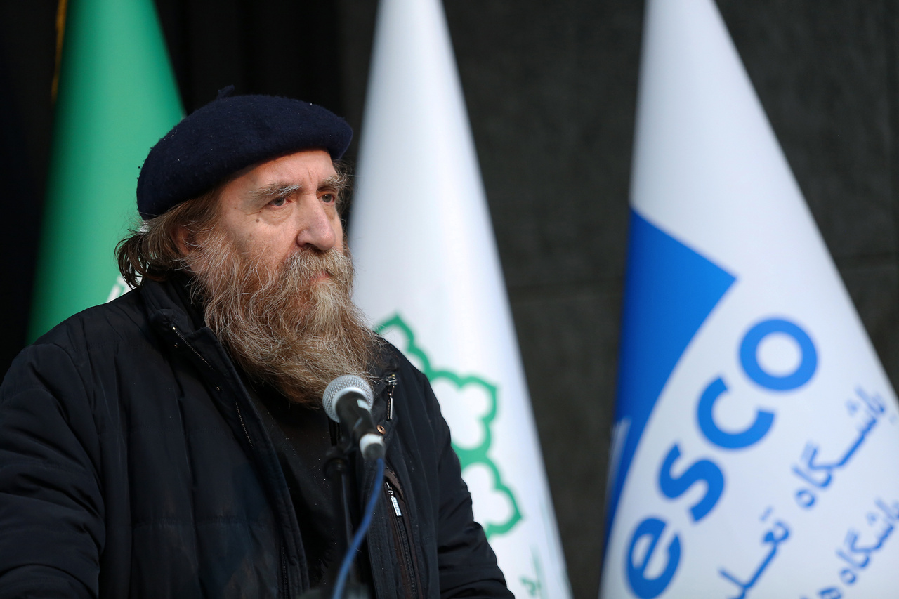 رونمایی از جایزه آموزش یونسکو در ایران