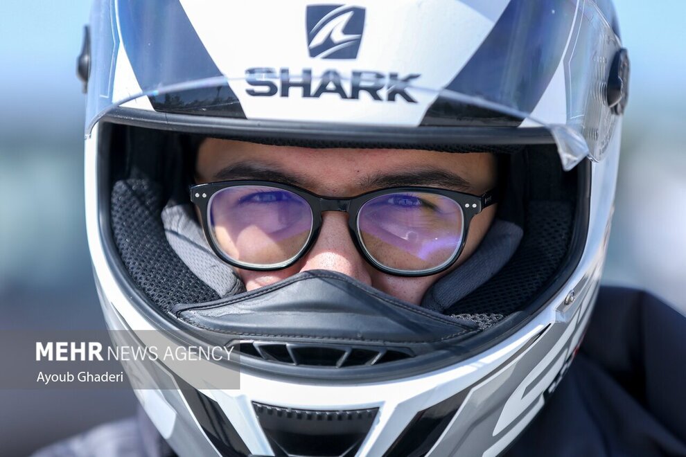 رالی حیرتانگیز خودروهای فوق لاکچری در کیش + عکس