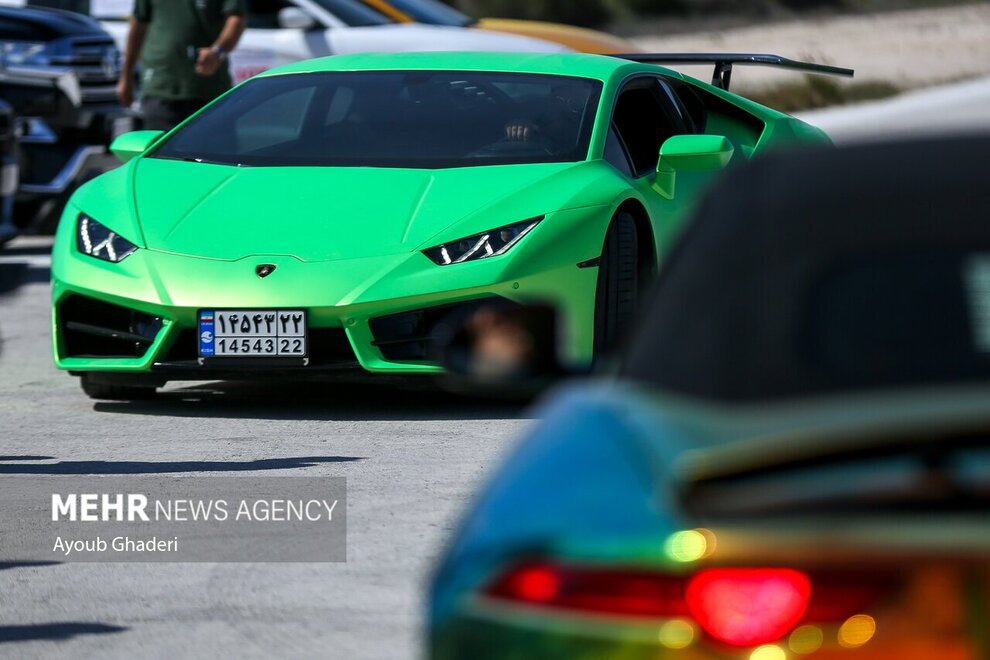 رالی حیرتانگیز خودروهای فوق لاکچری در کیش + عکس