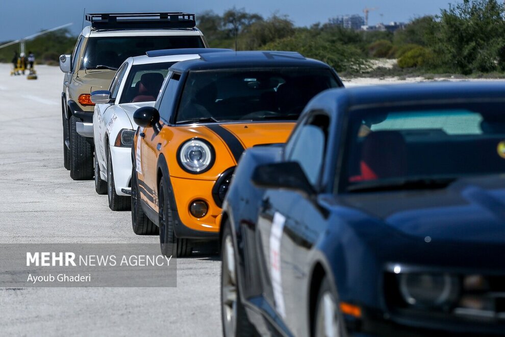 رالی حیرتانگیز خودروهای فوق لاکچری در کیش + عکس