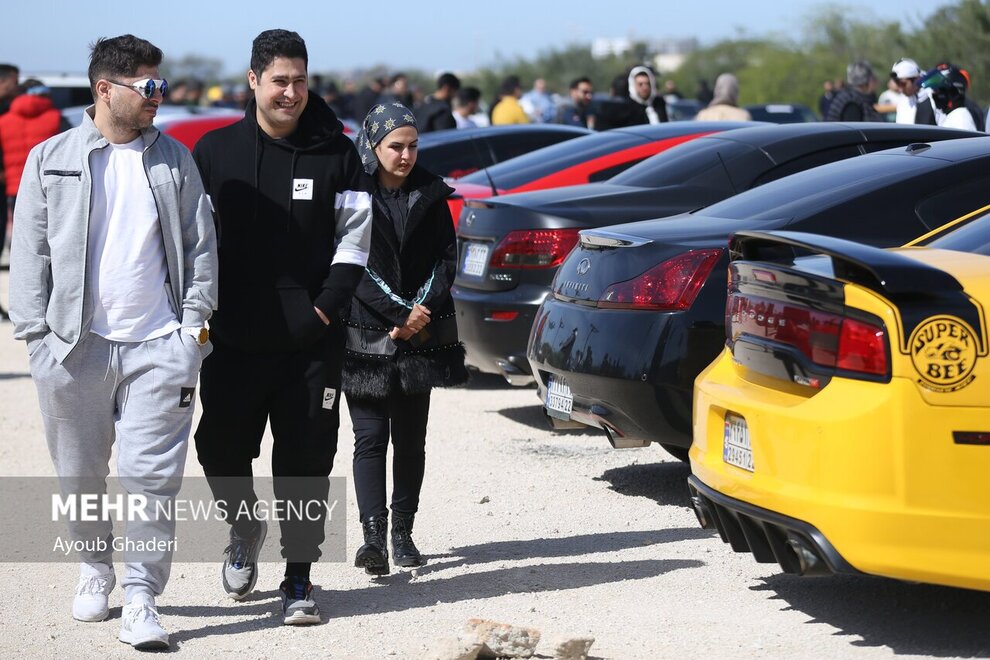 رالی حیرتانگیز خودروهای فوق لاکچری در کیش + عکس