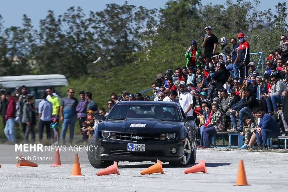 رالی حیرتانگیز خودروهای فوق لاکچری در کیش + عکس