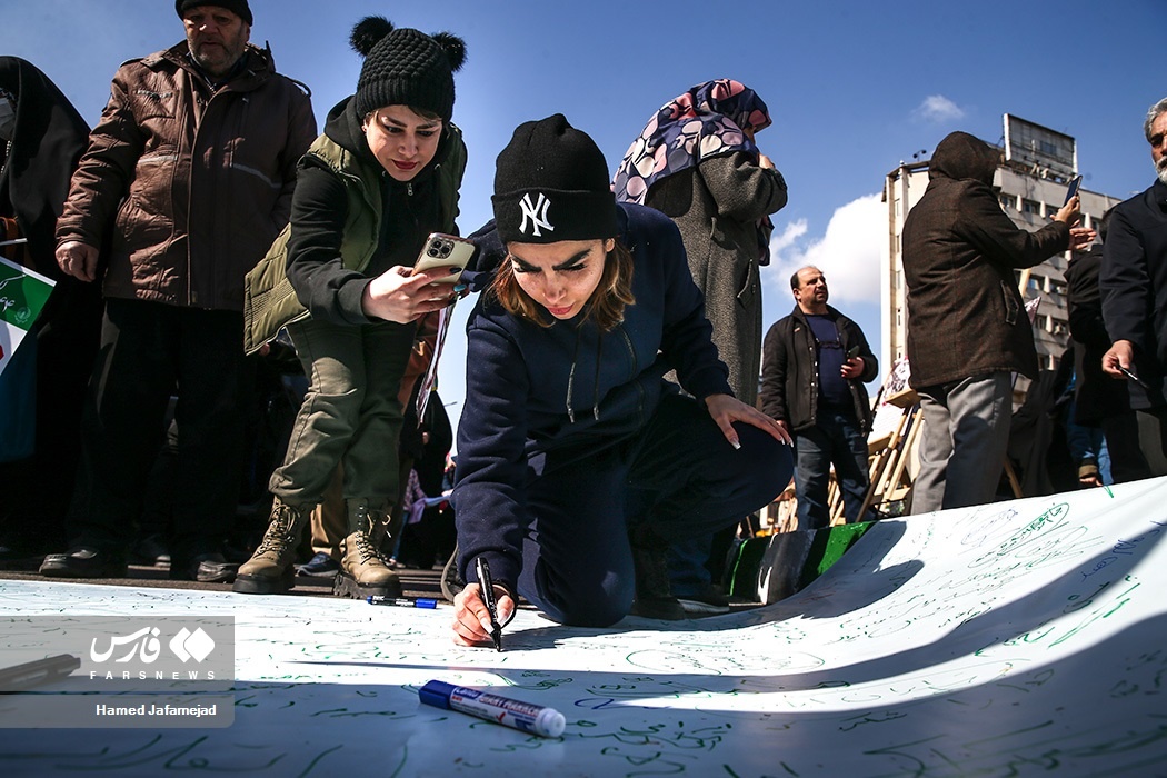 نمایش منظوردار زنان بیحجاب در خبرگزاریهای اصولگرا + عکس نمایش منظوردار زنان بیحجاب در خبرگزاریهای اصولگرا + عکس