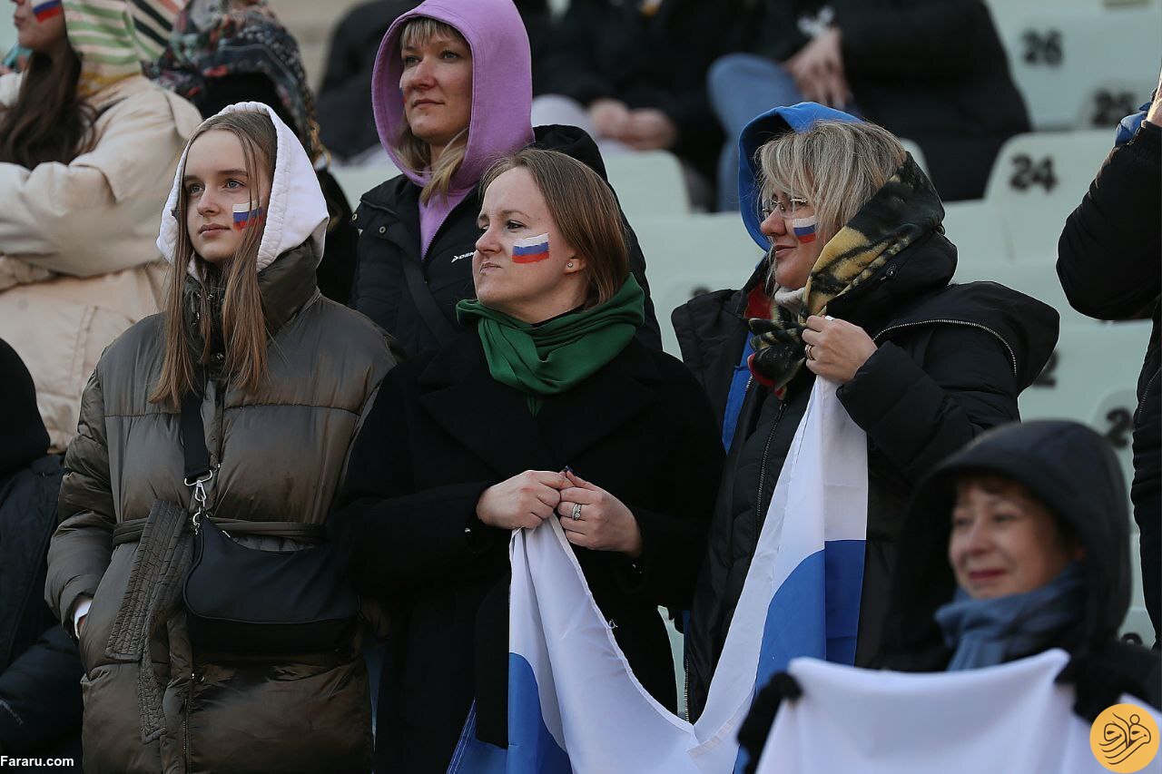 زنان روس در ورزشگاه‌، زنان اصفهانی پشت در 
