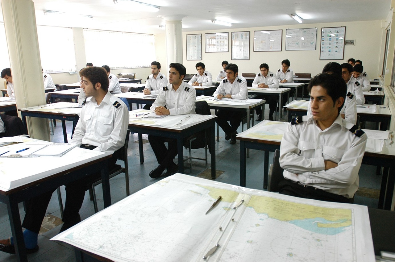 "کشتیرانی" ایران دانشجوی بورسیه میپذیرد  "کشتیرانی" ایران دانشجوی بورسیه میپذیرد