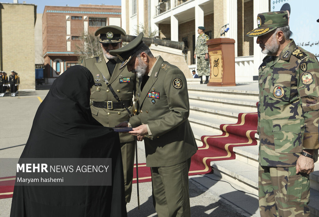 حضور متفاوت زنان در مراسم دانشآموختگی ارتش + عکس حضور متفاوت زنان در مراسم دانشآموختگی ارتش + عکس