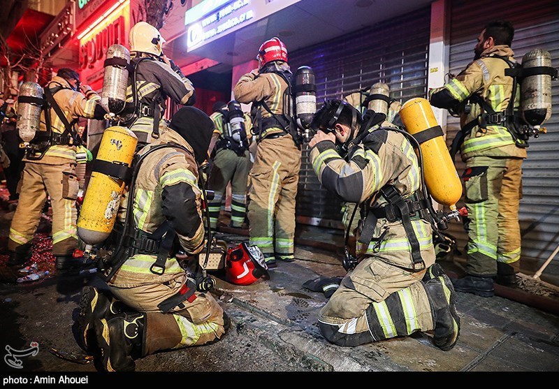 در آتشسوزی «بهار» چه گذشت؟ + تصاویر دلخراش از گریه آتشنشانها