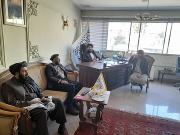اولین عکس طالبان در سفارت ایران/حذف قاب احمدشاه مسعود