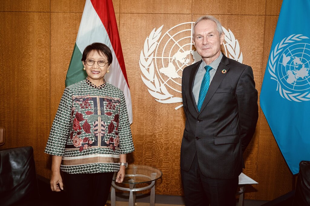 پرچم ایران وارونه شد؟ + عکس