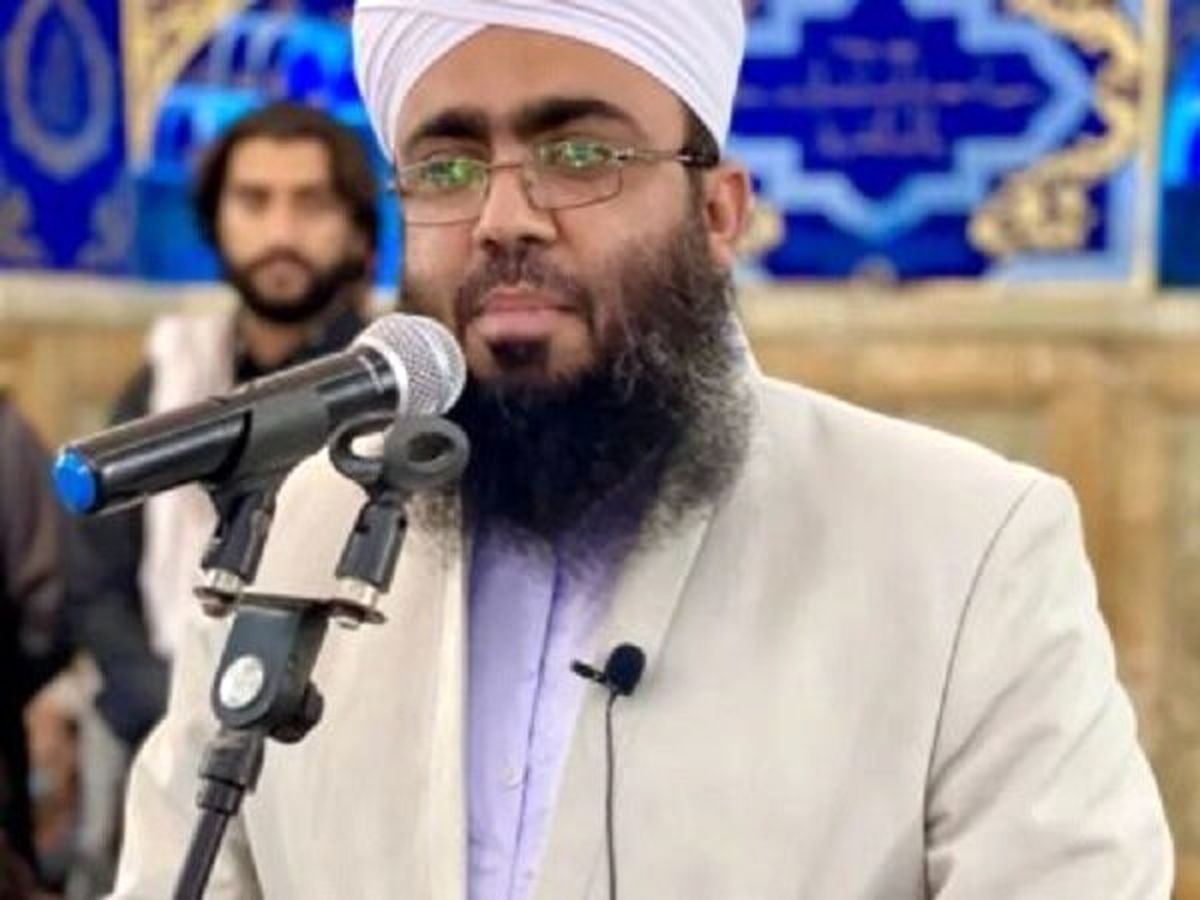 امام جمعه سابق سیستان و بلوچستانی از کشور خارج شد امام جمعه سابق سیستان و بلوچستانی از کشور خارج شد