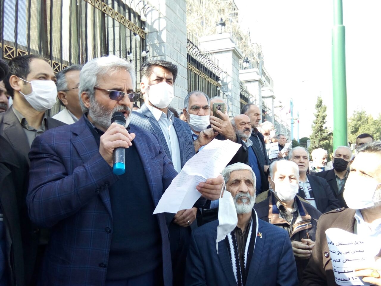 خواستههای مهم بازنشستگان در تجمع امروز مقابل مجلس + عکس خواستههای مهم بازنشستگان در تجمع امروز مقابل مجلس + عکس