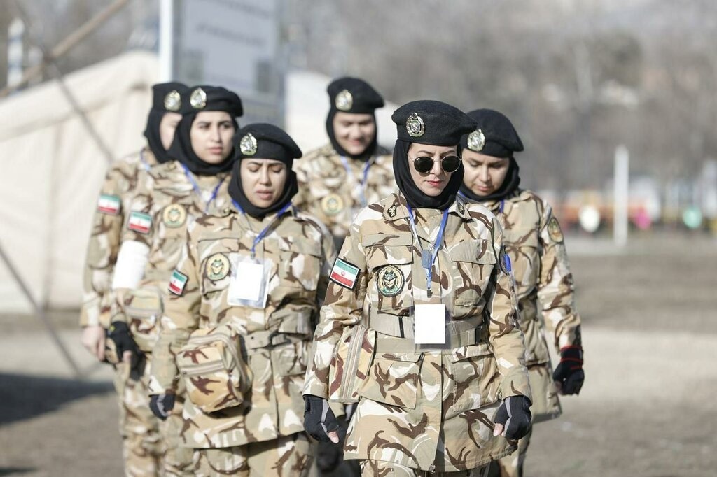 پوشش متفاوت زنان در ارتش ایران + عکس پوشش متفاوت زنان در ارتش ایران + عکس