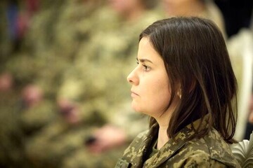 این زن از زلنسکی مدال شجاعت گرفت + عکس