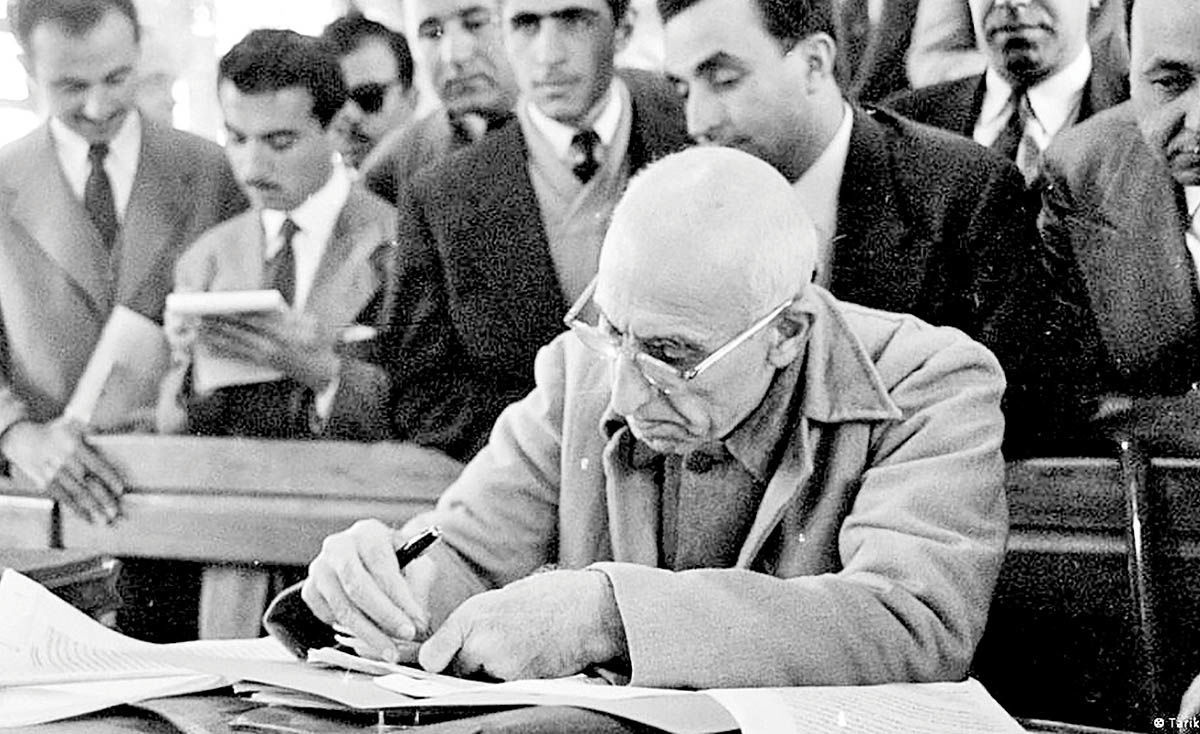 نقدی بر اسطوره ملی شدن نفت در ایران نقدی بر اسطوره ملی شدن نفت در ایران
