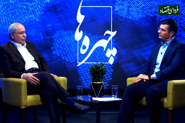 مسعود نیلی: پرسشگر بودم و خودم را به جریان خاصی نبسته بودم