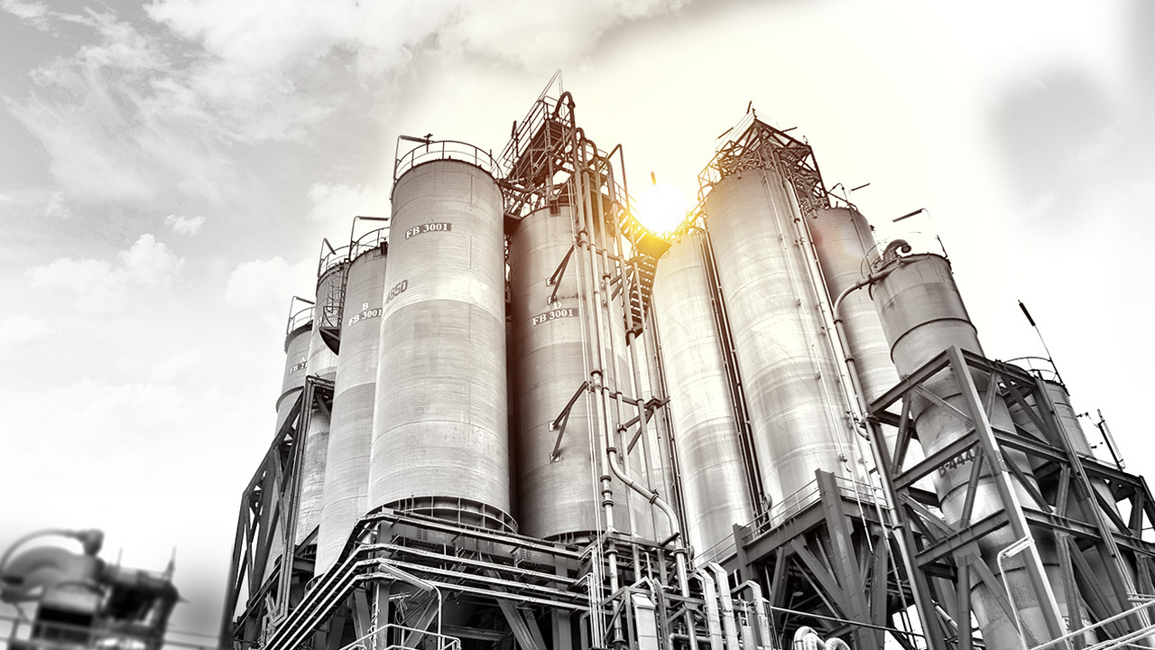 اثر نرخ جدید تسعیر دلار بر سودآوری پتروپالایشیها اثر نرخ جدید تسعیر دلار بر سودآوری پتروپالایشیها