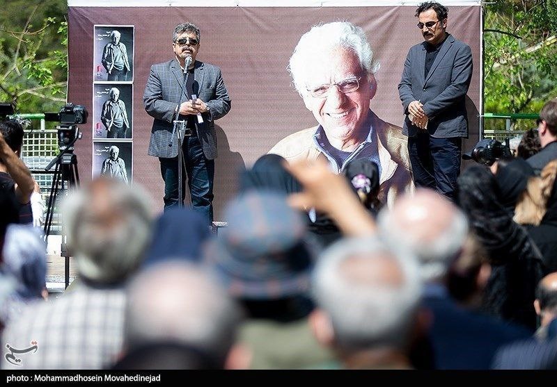 مراسم خاکسپاری مرحوم «کیومرث پوراحمد» مراسم خاکسپاری مرحوم «کیومرث پوراحمد»