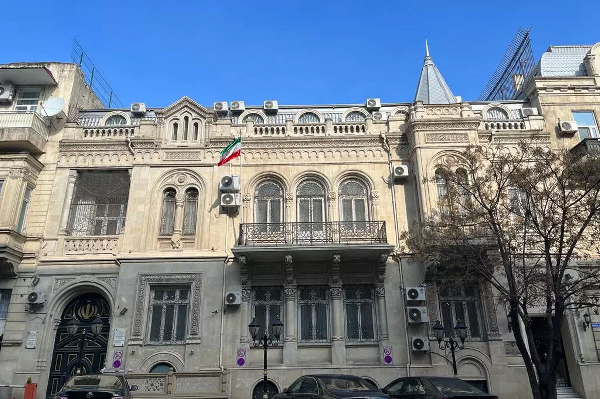 ماجرای برداشتن پرچم سفارت ایران در جمهوری آذربایجان