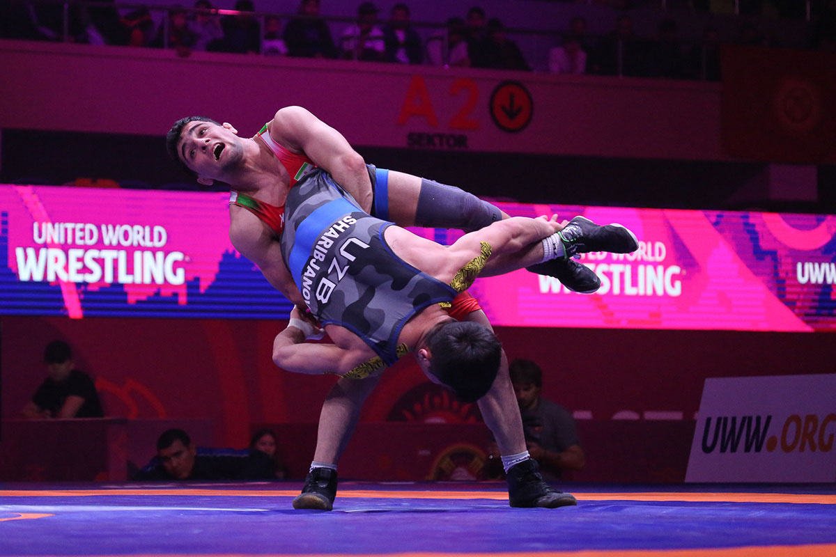 فوری/ مسمومیت دسته جمعی تیم ملی کشتی ایران فوری/ مسمومیت دسته جمعی تیم ملی کشتی ایران